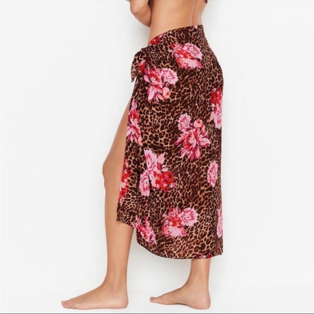 Victoria’s Secret Sarong NWT Leopard and floral print. One size